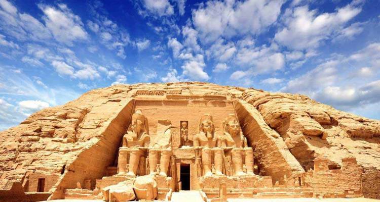 ABU SIMBEL TEMPEL TAGESAUSFLUG VON ASSUAN