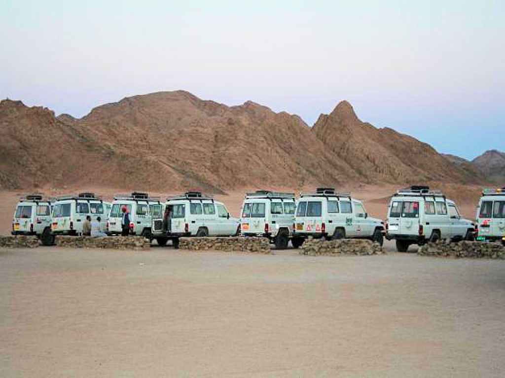 DESERT SUPER SAFARI EXCURSIONS BY JEEP FROM MARSA ALAM