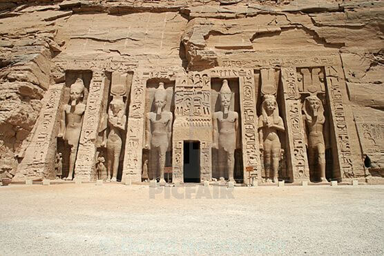 DENDERA AND ABYOS DAY TOUR FROM MARSA ALAM