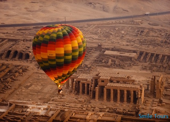 Luxor Tagesausflug mit dem Flugzeug von Kairo aus
